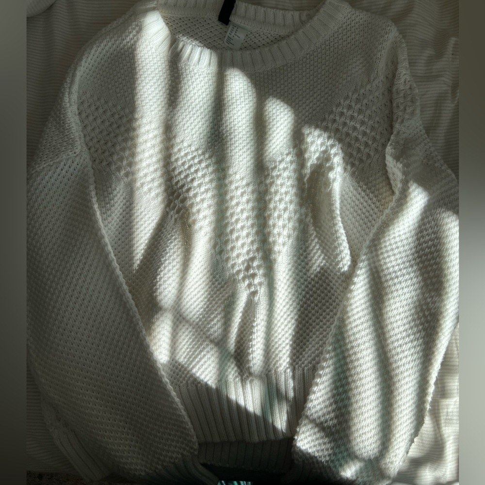 h&m knitted white sweater/shirt